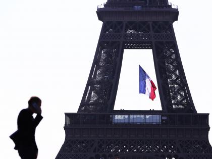 Eiffel tower goes dark to pay tribute to Morocco quake victims | Eiffel tower goes dark to pay tribute to Morocco quake victims