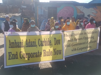 Bhopal gas victims' organisations hit the streets to back farmers | Bhopal gas victims' organisations hit the streets to back farmers Bhopal gas victims' organisations hit the streets to back farmers | Bhopal gas victims' organisations hit the streets to back farmers