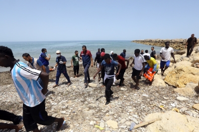 301 illegal immigrants rescued off Libyan coast | 301 illegal immigrants rescued off Libyan coast