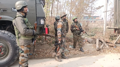 Encounter breaks out in J&K's Kulgam district | Encounter breaks out in J&K's Kulgam district Encounter breaks out in J&K's Kulgam district | Encounter breaks out in J&K's Kulgam district