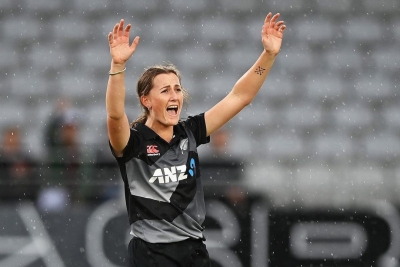 NZ pacer Rosemary Mair out of England tour due to shin injury | NZ pacer Rosemary Mair out of England tour due to shin injury