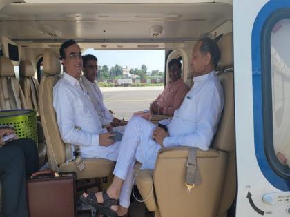 CM Gehlot, Sachin Pilot travel in same chopper while campaigning for assembly bypolls | CM Gehlot, Sachin Pilot travel in same chopper while campaigning for assembly bypolls CM Gehlot, Sachin Pilot travel in same chopper while campaigning for assembly bypolls | CM Gehlot, Sachin Pilot travel in same chopper while campaigning for assembly bypolls
