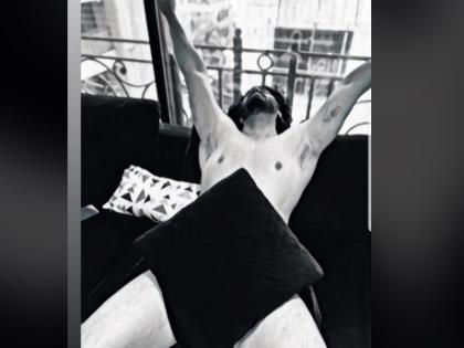 Malaika Arora shares almost naked picture of Arjun Kapoor; calls him 'lazy' | Malaika Arora shares almost naked picture of Arjun Kapoor; calls him 'lazy' Malaika Arora shares almost naked picture of Arjun Kapoor; calls him 'lazy' | Malaika Arora shares almost naked picture of Arjun Kapoor; calls him 'lazy'