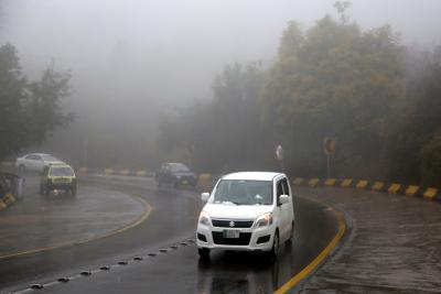 20 injured after 30 vehicles pile up in Pakistan due to dense fog | 20 injured after 30 vehicles pile up in Pakistan due to dense fog