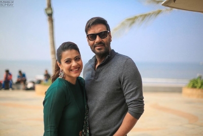 Nysa turns photographer for mom Kajol | Nysa turns photographer for mom Kajol Nysa turns photographer for mom Kajol | Nysa turns photographer for mom Kajol