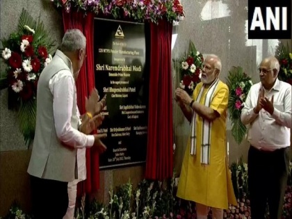 Gujarat: PM inaugurates, lays foundation stone of multiple projects worth over Rs 1,000 crores at Sabar Dairy in Sabarkantha | Gujarat: PM inaugurates, lays foundation stone of multiple projects worth over Rs 1,000 crores at Sabar Dairy in Sabarkantha