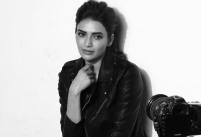 Karishma Tanna discovers love for cooking amid lockdown | Karishma Tanna discovers love for cooking amid lockdown