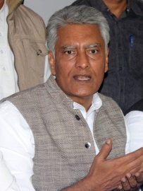 Civil engineers line up for sewerman post in Punjab: Jakhar  | Civil engineers line up for sewerman post in Punjab: Jakhar 