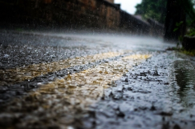Overnight sporadic rain bring relief in Delhi | Overnight sporadic rain bring relief in Delhi