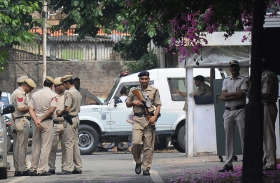 Drama after Delhi police notice to Rahul over his 'sexual assault' on women remark | Drama after Delhi police notice to Rahul over his 'sexual assault' on women remark Drama after Delhi police notice to Rahul over his 'sexual assault' on women remark | Drama after Delhi police notice to Rahul over his 'sexual assault' on women remark