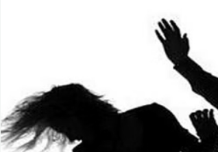 Tribal woman's head shaved by men in Bihar's Araria dist | Tribal woman's head shaved by men in Bihar's Araria dist Tribal woman's head shaved by men in Bihar's Araria dist | Tribal woman's head shaved by men in Bihar's Araria dist