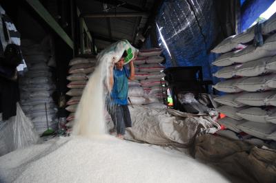 Indonesia to allocate 200,000 tonnes of rice as social aid | Indonesia to allocate 200,000 tonnes of rice as social aid