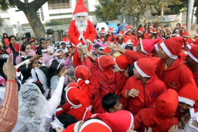 Omicron scare: Christmas, New Year celebrations banned in Delhi | Omicron scare: Christmas, New Year celebrations banned in Delhi