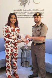 Actress Amala Paul receives UAE's Golden Visa | Actress Amala Paul receives UAE's Golden Visa