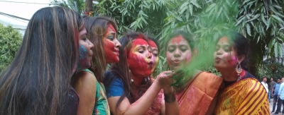 Holi celebrated across West Bengal | Holi celebrated across West Bengal Holi celebrated across West Bengal | Holi celebrated across West Bengal