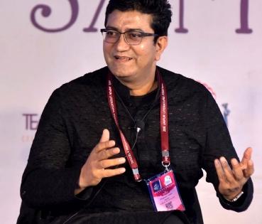 Prasoon Joshi pens poem in support of COVID-19 lockdown | Prasoon Joshi pens poem in support of COVID-19 lockdown