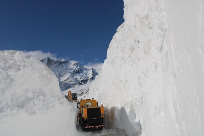 Rohtang Pass opened 3 weeks in advance | Rohtang Pass opened 3 weeks in advance