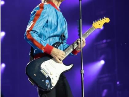 Mick Jagger left his b'day celebrations early, leaving others to dance away without him | Mick Jagger left his b'day celebrations early, leaving others to dance away without him Mick Jagger left his b'day celebrations early, leaving others to dance away without him | Mick Jagger left his b'day celebrations early, leaving others to dance away without him