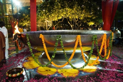 On Diwali eve, the world's largest diya lit in SAS Nagar | On Diwali eve, the world's largest diya lit in SAS Nagar