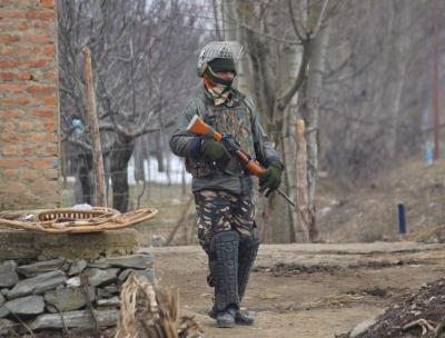 Encounter breaks out in J&K's Pulwama | Encounter breaks out in J&K's Pulwama Encounter breaks out in J&K's Pulwama | Encounter breaks out in J&K's Pulwama