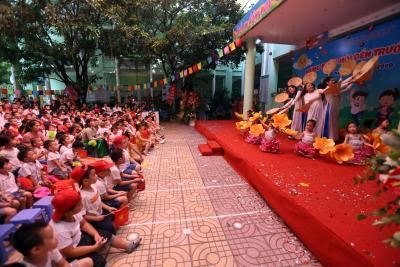 Vietnam kids return to school as COVID-19 restrictions eased | Vietnam kids return to school as COVID-19 restrictions eased