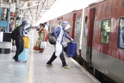 SCR's first special train from Secunderabad leaves for Delhi | SCR's first special train from Secunderabad leaves for Delhi