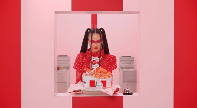 Netizens in splits as KFC, Crocs team up for "Bucket Clog" | Netizens in splits as KFC, Crocs team up for "Bucket Clog" Netizens in splits as KFC, Crocs team up for "Bucket Clog" | Netizens in splits as KFC, Crocs team up for "Bucket Clog"