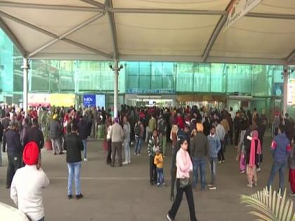 173 passengers from Rome test COVID positive at Amritsar airport | 173 passengers from Rome test COVID positive at Amritsar airport