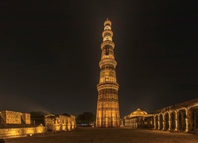 COVID-19 scare brings down footfall at Delhi monuments | COVID-19 scare brings down footfall at Delhi monuments COVID-19 scare brings down footfall at Delhi monuments | COVID-19 scare brings down footfall at Delhi monuments