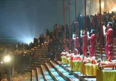 Varanasi lights up as Modi attends 'Ganga Aarti) | Varanasi lights up as Modi attends 'Ganga Aarti)