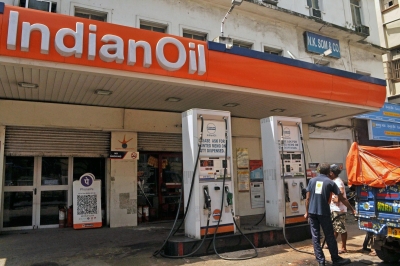Fuel price rise paused on Monday after rising for 2 days | Fuel price rise paused on Monday after rising for 2 days