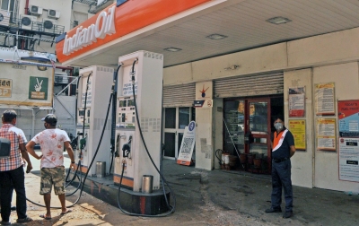 Petrol up 35p/ltr for 2nd straight day in Delhi, nears Rs 100 in Chennai | Petrol up 35p/ltr for 2nd straight day in Delhi, nears Rs 100 in Chennai