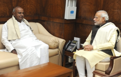 Deve Gowda, kin meet Modi: BJP-JD(S) seat sharing to be finalised | Deve Gowda, kin meet Modi: BJP-JD(S) seat sharing to be finalised