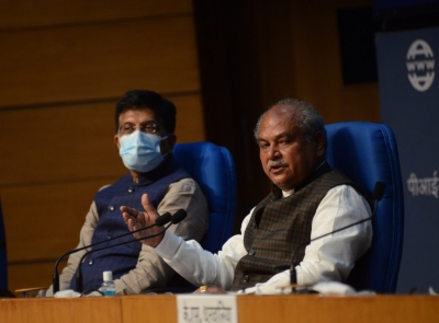 Tomar urges protesting farmers to continue talks | Tomar urges protesting farmers to continue talks Tomar urges protesting farmers to continue talks | Tomar urges protesting farmers to continue talks