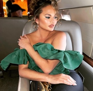 Chrissy Teigen has fat removed from her face | Chrissy Teigen has fat removed from her face