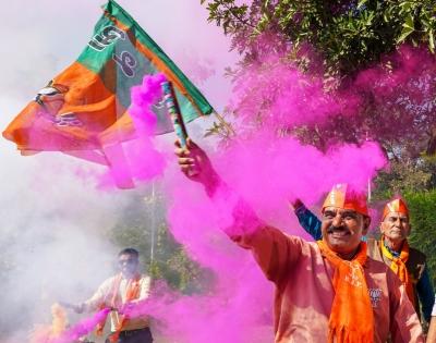 The only poll that predicted BJP's landslide in Guj and Cong gains in Himachal | The only poll that predicted BJP's landslide in Guj and Cong gains in Himachal The only poll that predicted BJP's landslide in Guj and Cong gains in Himachal | The only poll that predicted BJP's landslide in Guj and Cong gains in Himachal
