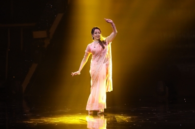 Hema Malini's retro performance leaves 'Super Dancer 4' judges awestruck | Hema Malini's retro performance leaves 'Super Dancer 4' judges awestruck