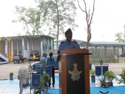 Eastern Air Command Chief reviews operational situation, security during visit to three air force stations in Assam | Eastern Air Command Chief reviews operational situation, security during visit to three air force stations in Assam