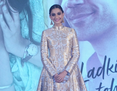 Sonam Kapoor's new film 'Blind' goes on floor in UK | Sonam Kapoor's new film 'Blind' goes on floor in UK Sonam Kapoor's new film 'Blind' goes on floor in UK | Sonam Kapoor's new film 'Blind' goes on floor in UK