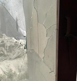 Twin Towers demolition: Window panes broken, cracks appear in neighbouring flats | Twin Towers demolition: Window panes broken, cracks appear in neighbouring flats