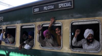 Pakistan High Commission grants 2,843 visas to Indian Sikh pilgrims for Baisakhi | Pakistan High Commission grants 2,843 visas to Indian Sikh pilgrims for Baisakhi