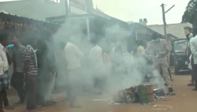 K'taka: Hindu activists stop conversion 'bid', burn religious books | K'taka: Hindu activists stop conversion 'bid', burn religious books K'taka: Hindu activists stop conversion 'bid', burn religious books | K'taka: Hindu activists stop conversion 'bid', burn religious books