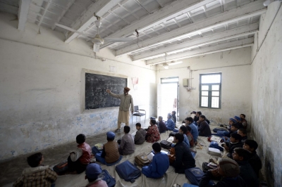 Pak to take final decisions on reopening schools | Pak to take final decisions on reopening schools