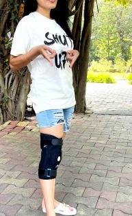 Despite leg injury, Kamya Punjabi continues to shoot | Despite leg injury, Kamya Punjabi continues to shoot