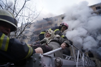 2 killed as Russian shelling hits Kiev apartment building | 2 killed as Russian shelling hits Kiev apartment building 2 killed as Russian shelling hits Kiev apartment building | 2 killed as Russian shelling hits Kiev apartment building