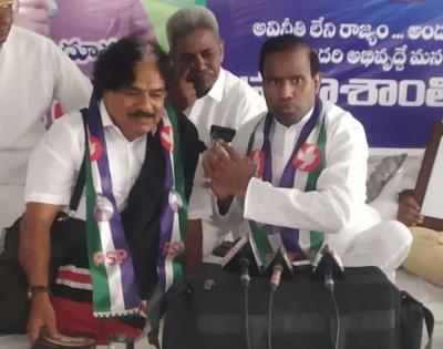 Ex-Maoist ideologue Gaddar to contest Munugode bypoll in Telangana | Ex-Maoist ideologue Gaddar to contest Munugode bypoll in Telangana