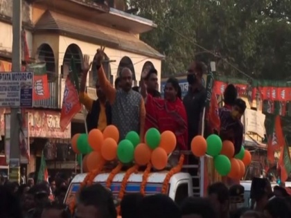 BJP holds roadshow in West Bengal's Birbhum | BJP holds roadshow in West Bengal's Birbhum