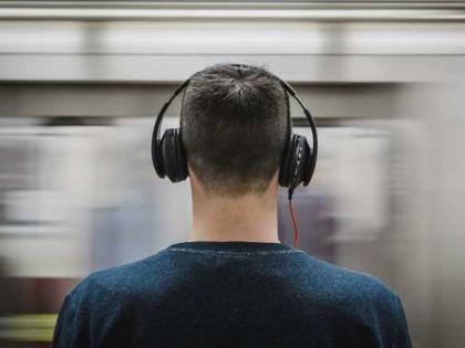 Earphone addiction driving hearing and speech disorders in Indians: Report | Earphone addiction driving hearing and speech disorders in Indians: Report Earphone addiction driving hearing and speech disorders in Indians: Report | Earphone addiction driving hearing and speech disorders in Indians: Report