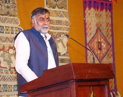 Action soon to protect cave paintings near Fatehpur Sikri | Action soon to protect cave paintings near Fatehpur Sikri Action soon to protect cave paintings near Fatehpur Sikri | Action soon to protect cave paintings near Fatehpur Sikri