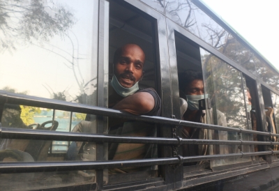Over 1,000 migrants leave Delhi for Madhya Pradesh | Over 1,000 migrants leave Delhi for Madhya Pradesh